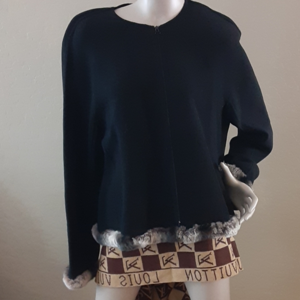 DD Collection wool sweater with rabbit trim